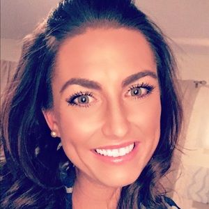 Meet your Posher, Leigh-anne